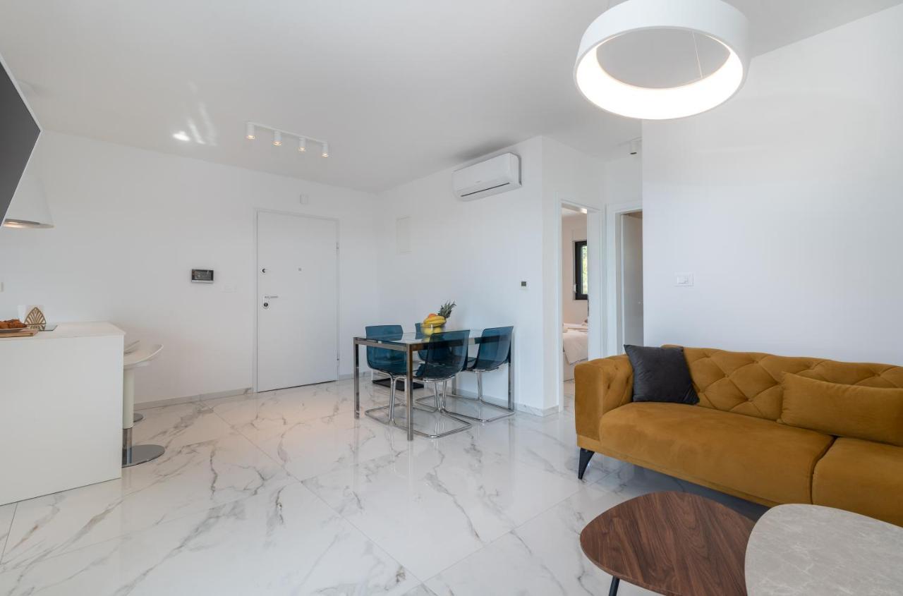Lavender Tree - Luxury Apartments Трогір Екстер'єр фото